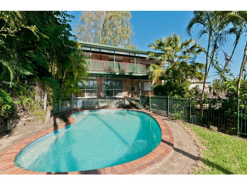 5 Lairg Street, Kenmore QLD 4069