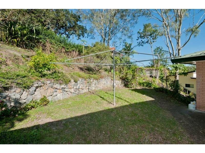 5 Lairg Street, Kenmore QLD 4069