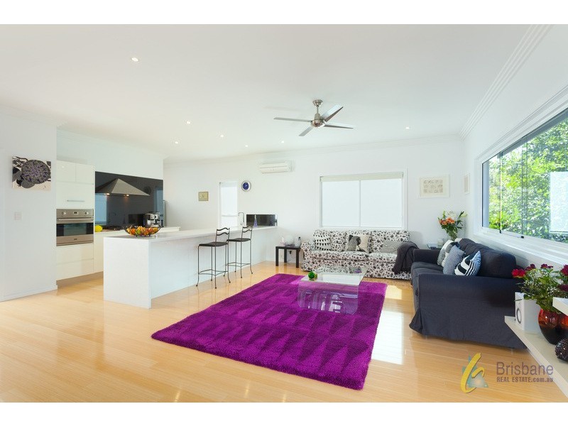 5 Tristania Road, Chapel Hill QLD 4069