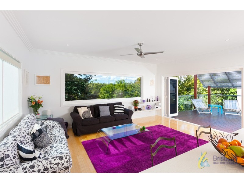 5 Tristania Road, Chapel Hill QLD 4069