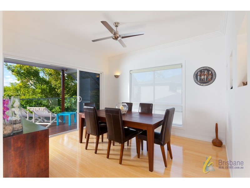 5 Tristania Road, Chapel Hill QLD 4069