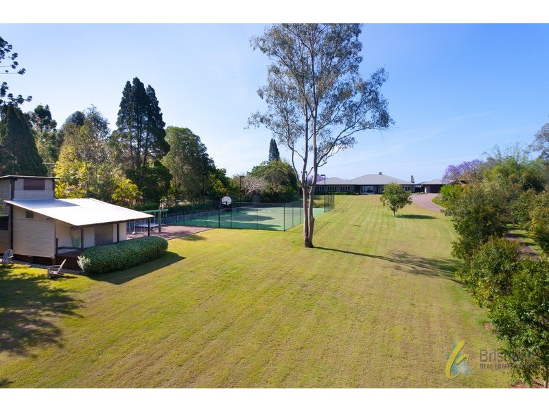 77 Herron Road, Pullenvale QLD 4069