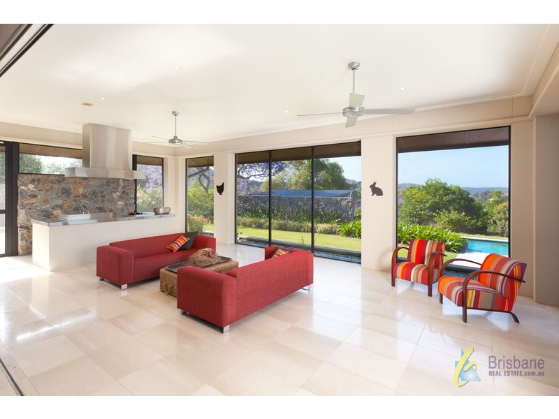 77 Herron Road, Pullenvale QLD 4069