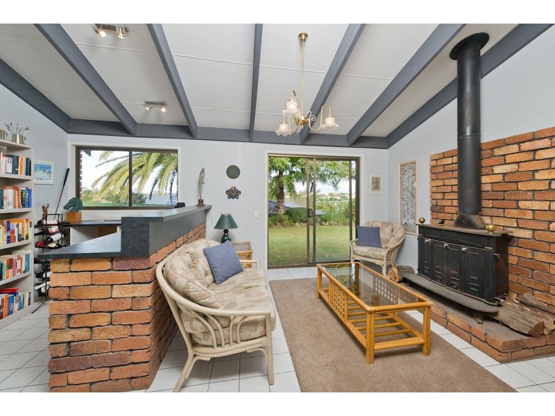 33 Broadmoor Street, Kenmore Hills QLD 4069