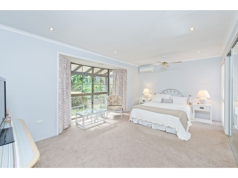 33 Broadmoor Street, Kenmore Hills QLD 4069