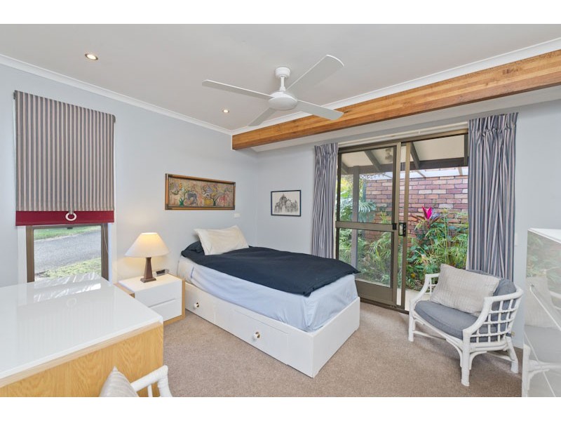 33 Broadmoor Street, Kenmore Hills QLD 4069