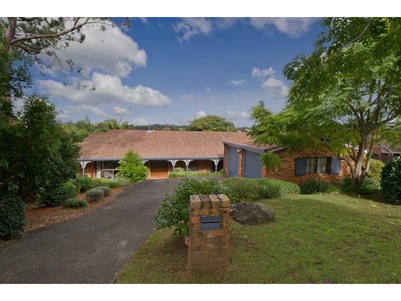 33 Broadmoor Street, Kenmore Hills QLD 4069