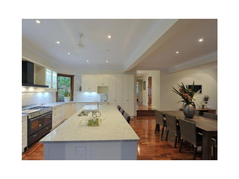 9 Joseph Street, Sherwood QLD 4075