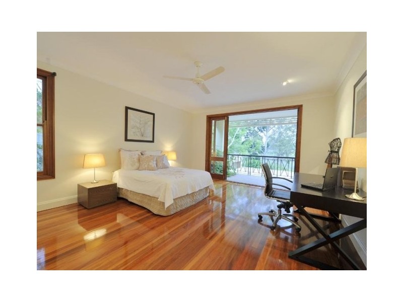 9 Joseph Street, Sherwood QLD 4075