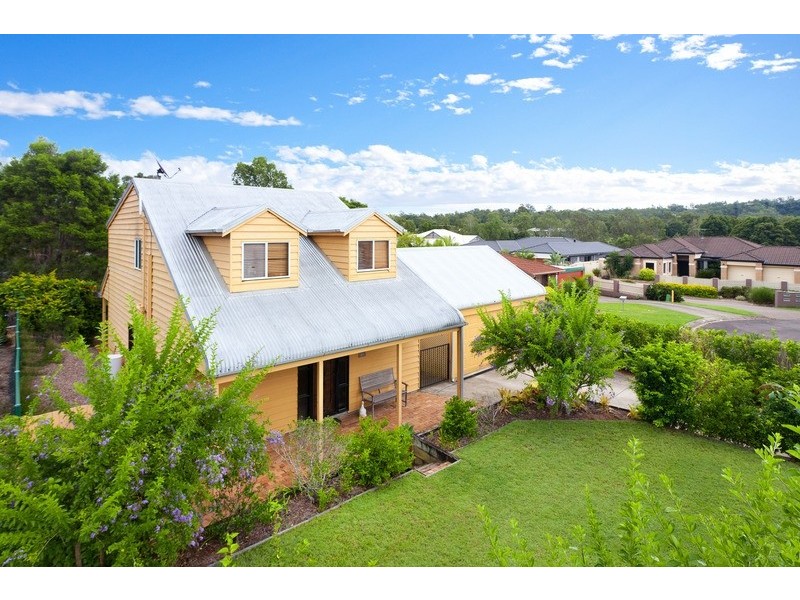 12 Leuneah Lane, Karana Downs QLD 4306