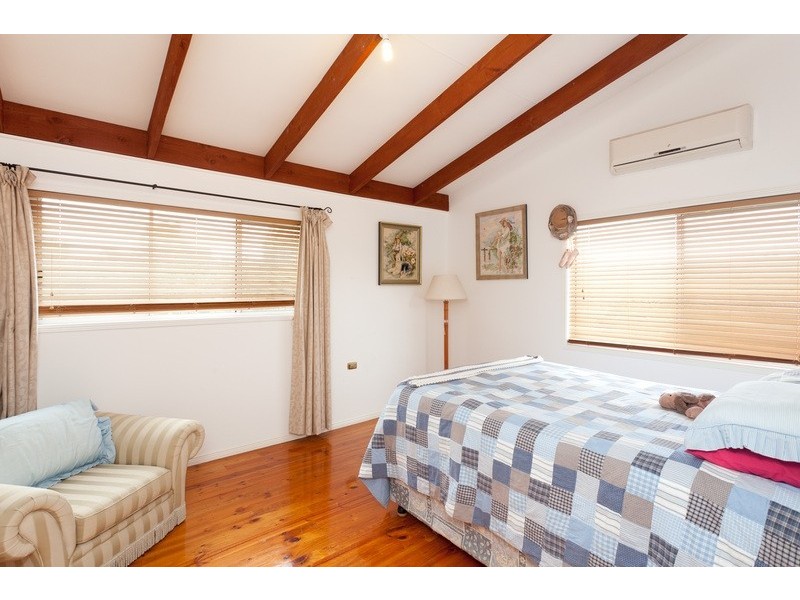 12 Leuneah Lane, Karana Downs QLD 4306