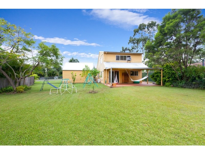 12 Leuneah Lane, Karana Downs QLD 4306