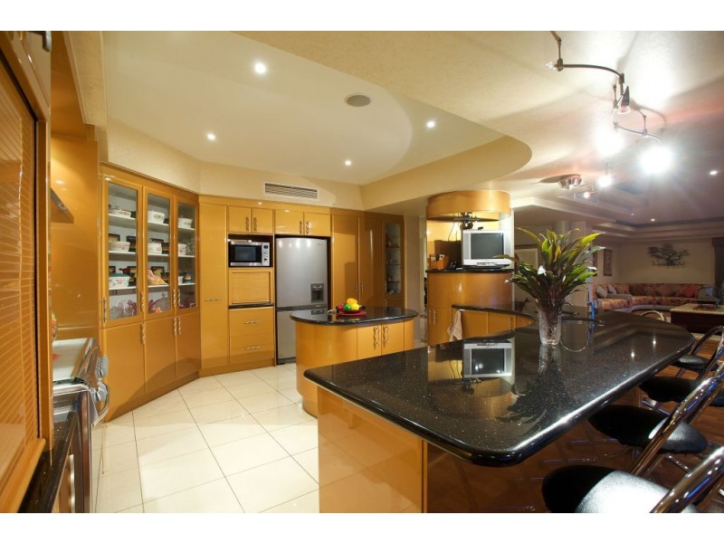 28 NEWELL PLACE, Westlake QLD 4074