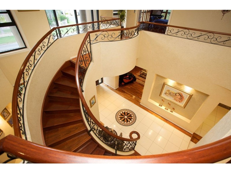 28 NEWELL PLACE, Westlake QLD 4074