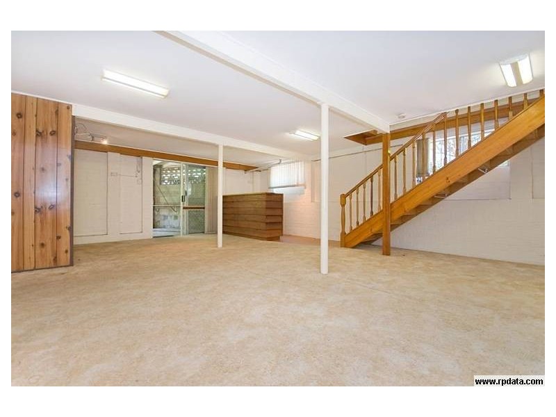 7 Praeger Street, Chapel Hill QLD 4069