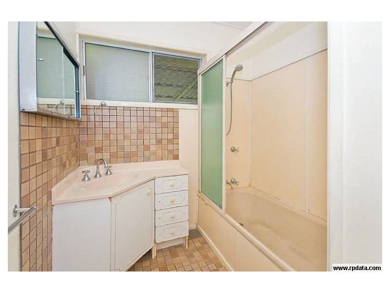 7 Praeger Street, Chapel Hill QLD 4069