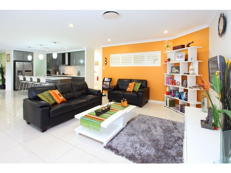 25 Shamrock Ct, Chuwar QLD 4306