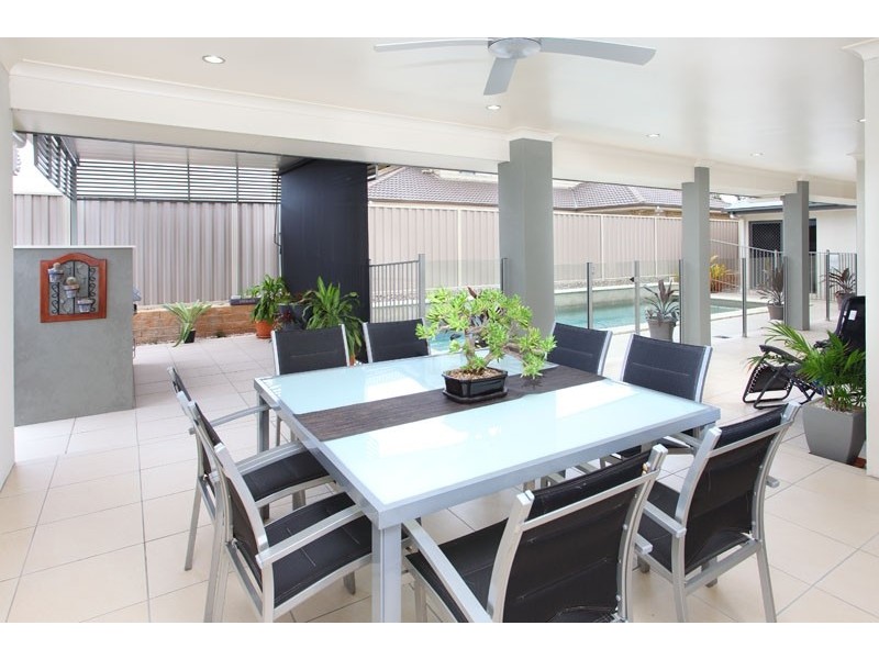 25 Shamrock Ct, Chuwar QLD 4306