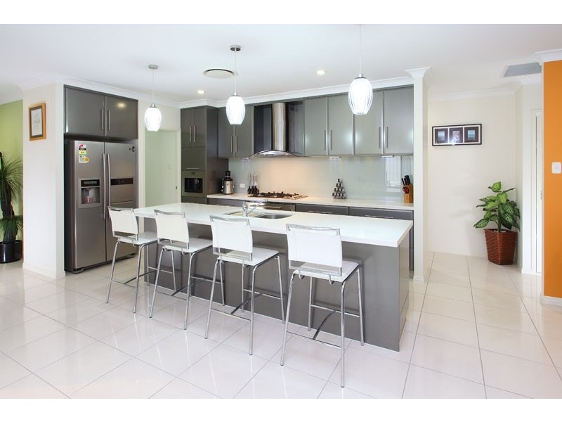25 Shamrock Ct, Chuwar QLD 4306