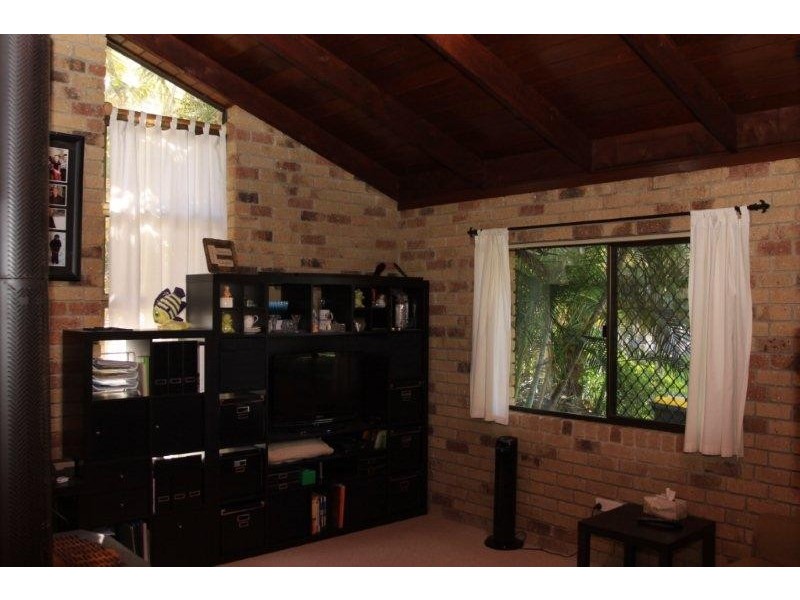 28 Kewarra Street, Kenmore QLD 4069