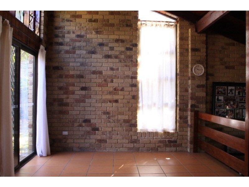 28 Kewarra Street, Kenmore QLD 4069