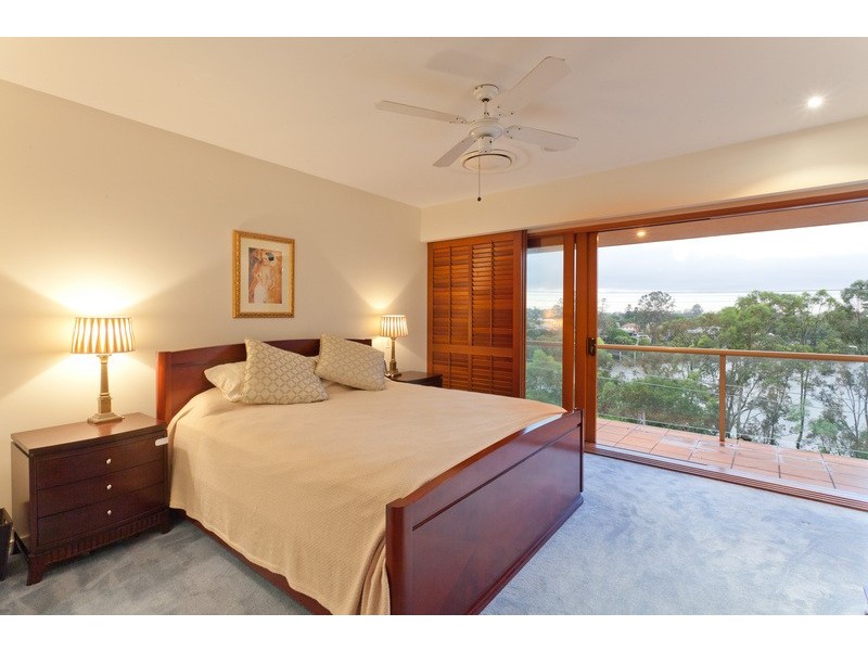 143 The Esplanade, St Lucia QLD 4067