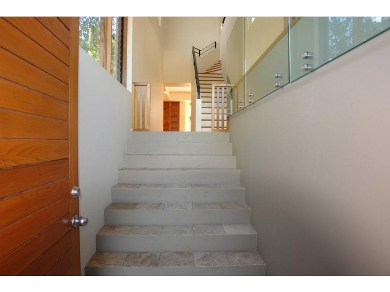 143 The Esplanade, St Lucia QLD 4067