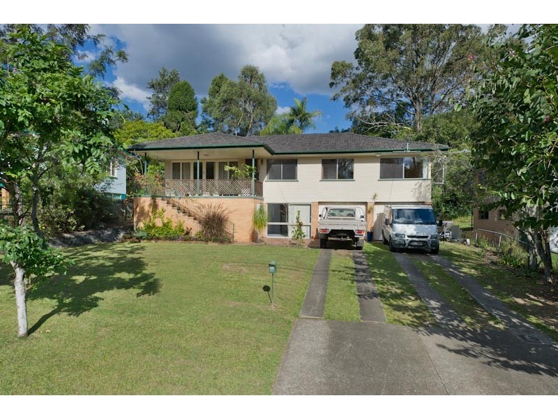36 Fawkner Street, Chapel Hill QLD 4069