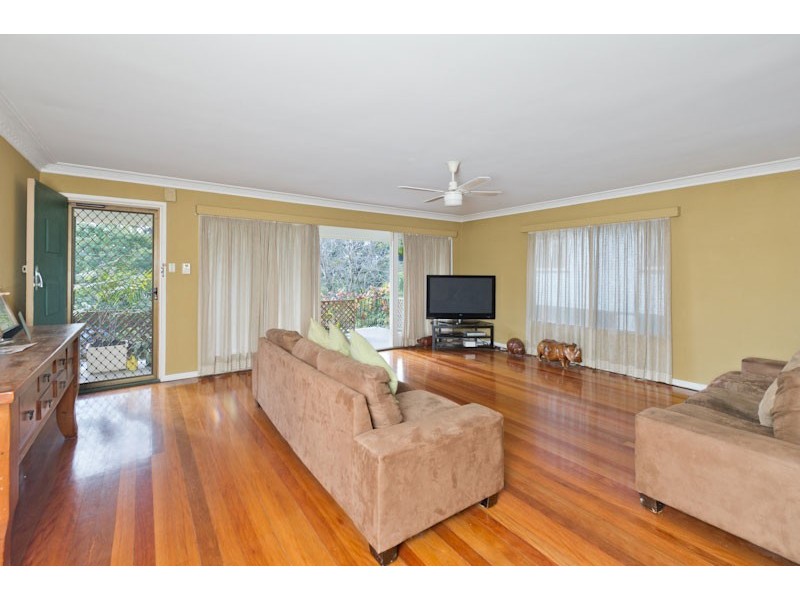 36 Fawkner Street, Chapel Hill QLD 4069