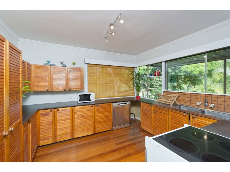 36 Fawkner Street, Chapel Hill QLD 4069