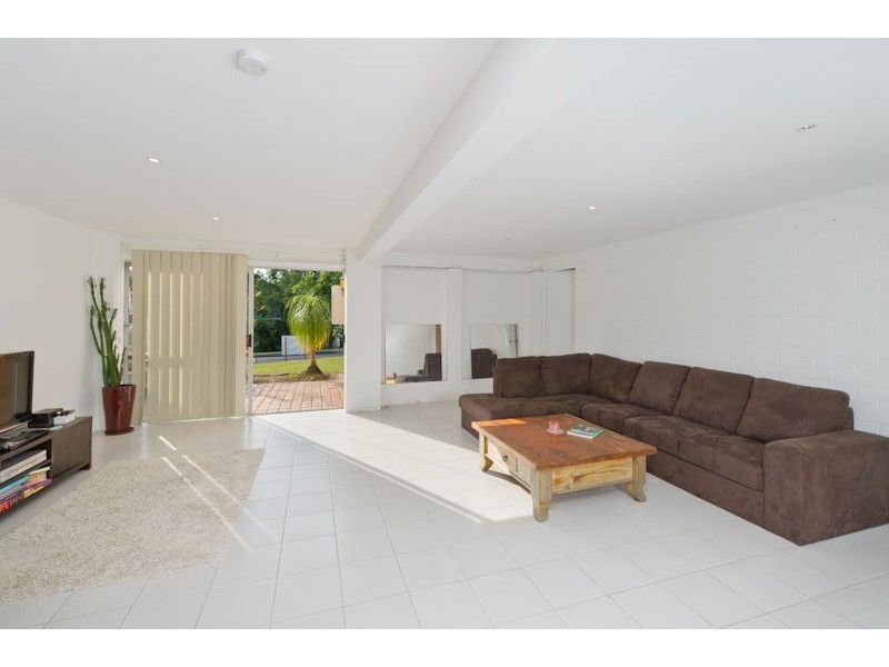 36 Fawkner Street, Chapel Hill QLD 4069