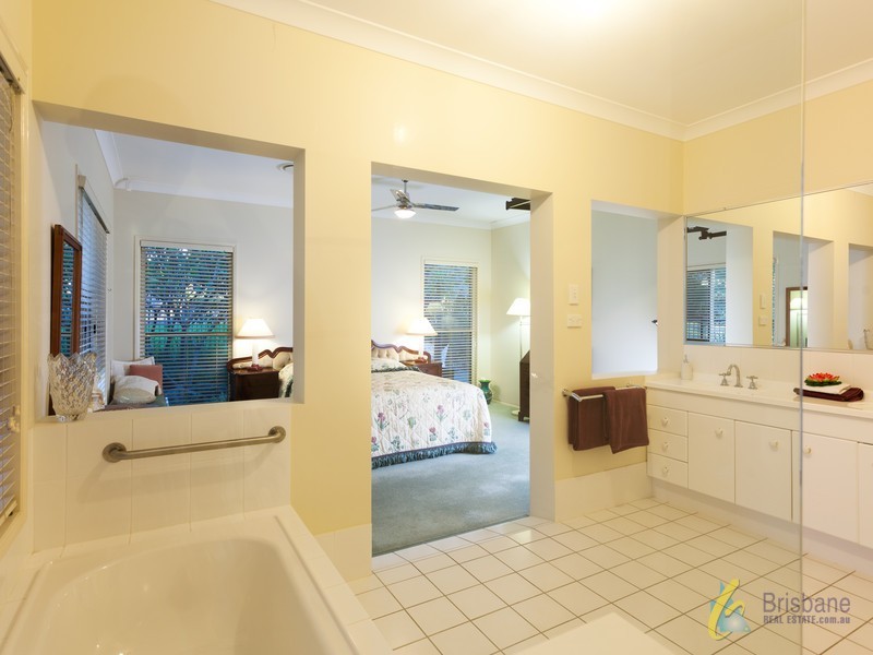 29 The Esplanade, Forest Lake QLD 4078