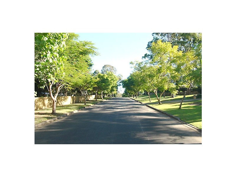 16 Emma Place, Fig Tree Pocket QLD 4069