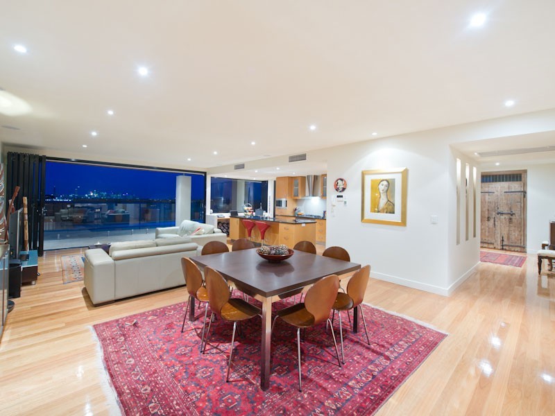 8/58 Tristania Dr, Bardon QLD 4065