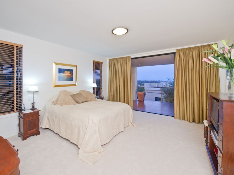 8/58 Tristania Dr, Bardon QLD 4065