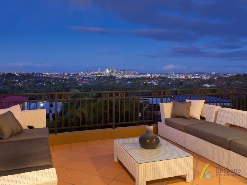 58 Tristania Drive, Bardon QLD 4065