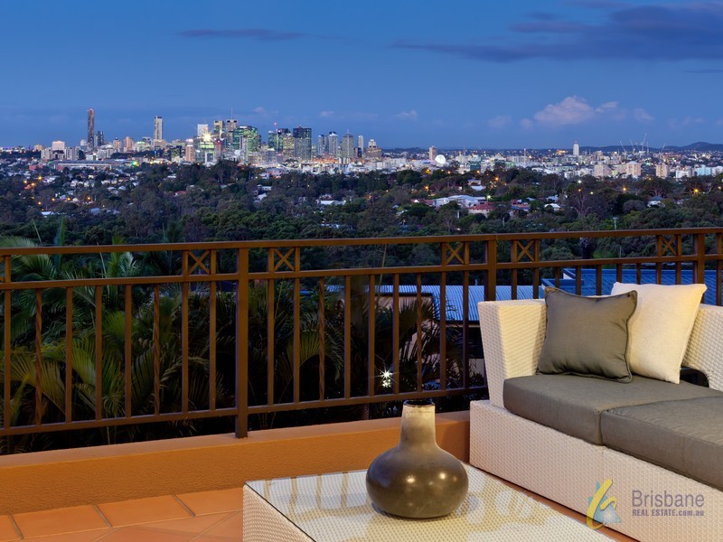 58 Tristania Drive, Bardon QLD 4065