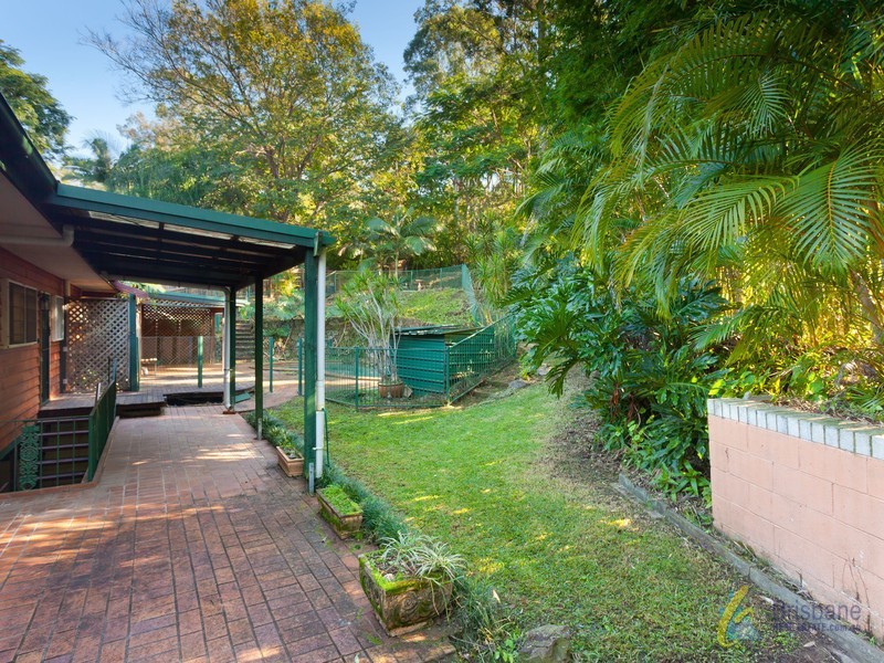 12 Warrawong Street, Chapel Hill QLD 4069