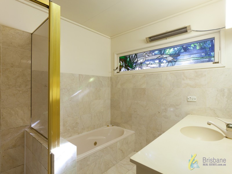 12 Warrawong Street, Chapel Hill QLD 4069