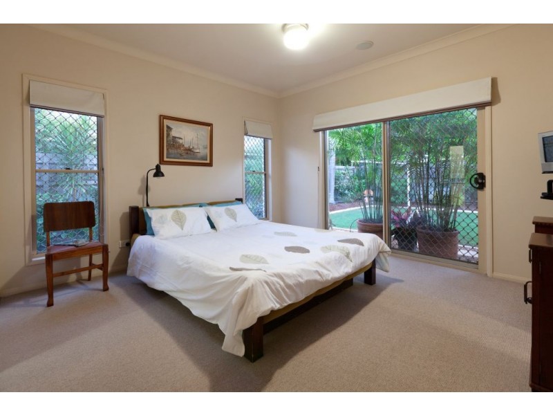 26 LAKESIDE CRESCENT, Sinnamon Park QLD 4073