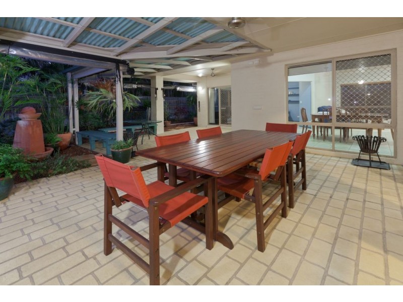 26 LAKESIDE CRESCENT, Sinnamon Park QLD 4073