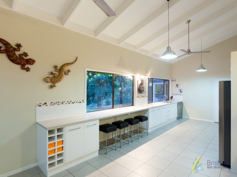 101 College Road, Karana Downs QLD 4306