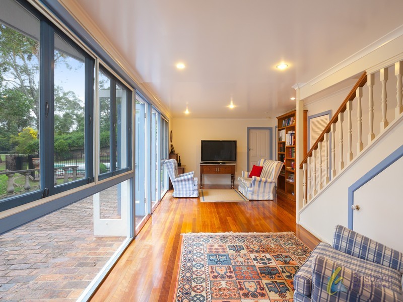 77 Tristania Road, Chapel Hill QLD 4069