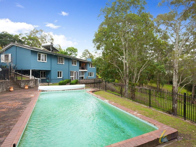 77 Tristania Road, Chapel Hill QLD 4069