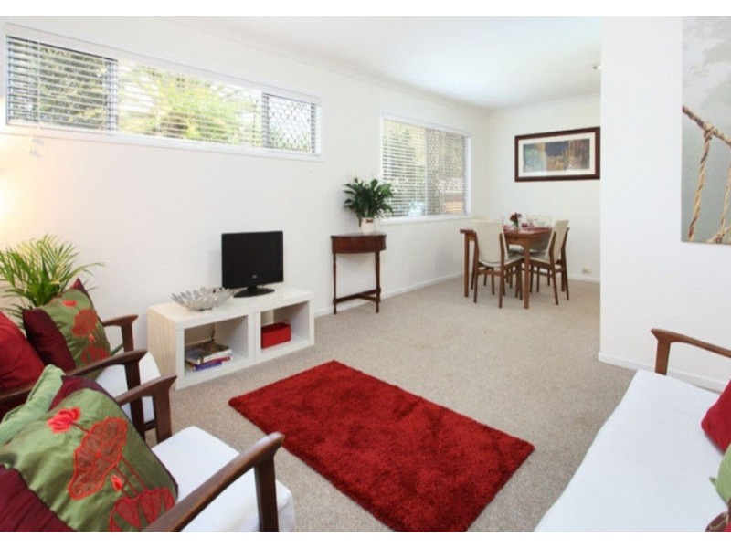 6 Tucker Street, Chapel Hill QLD 4069