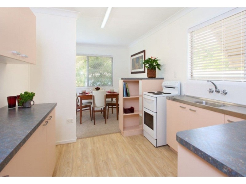 6 Tucker Street, Chapel Hill QLD 4069