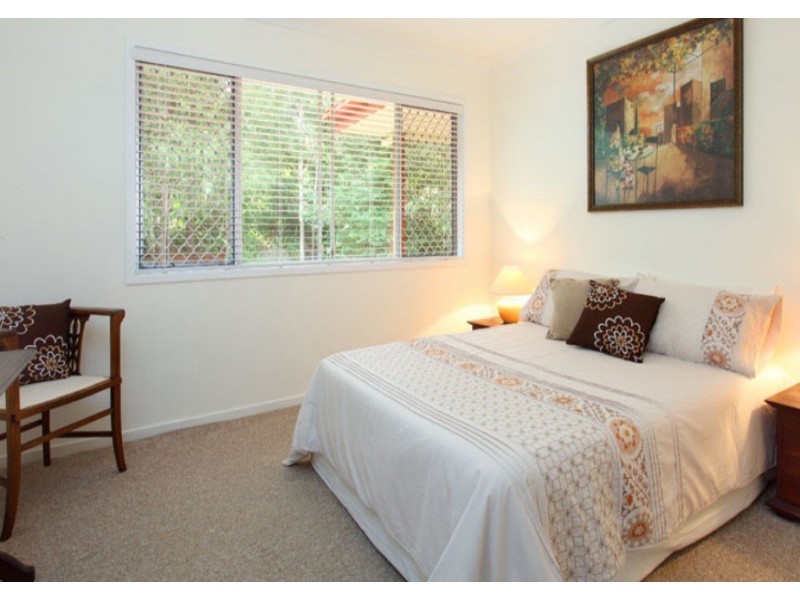 6 Tucker Street, Chapel Hill QLD 4069