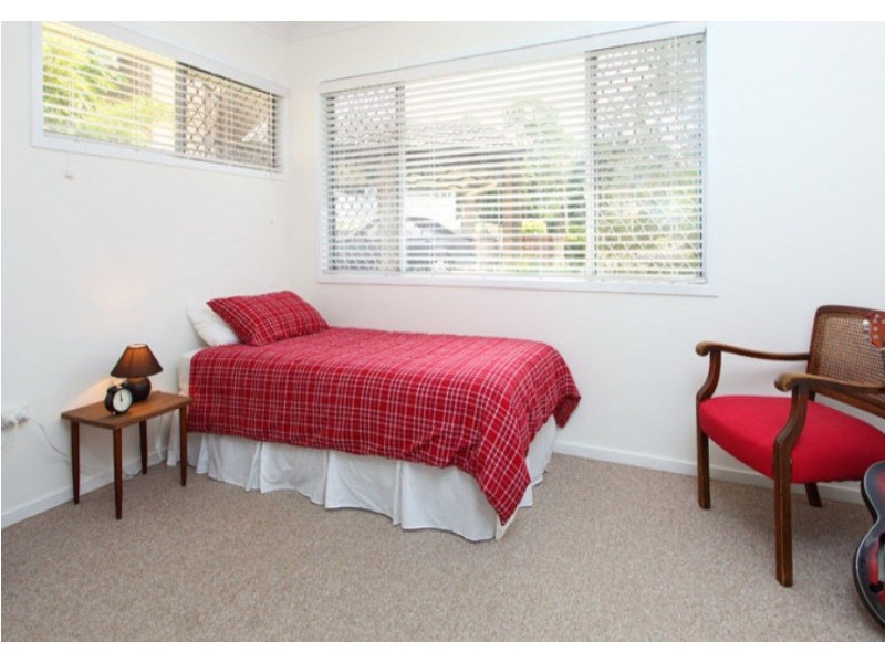 6 Tucker Street, Chapel Hill QLD 4069