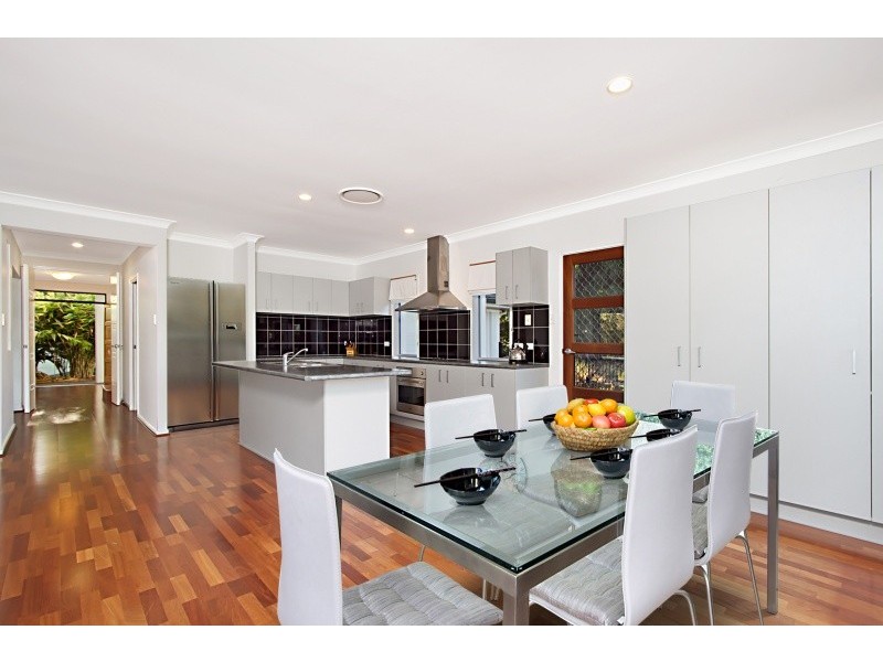 16 Riverpoint Boulevard, Riverhills QLD 4074