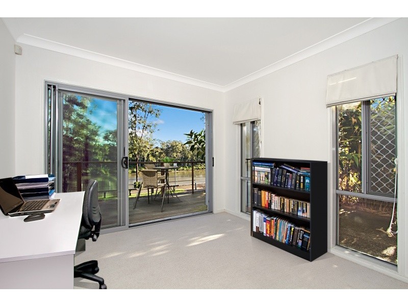 16 Riverpoint Boulevard, Riverhills QLD 4074